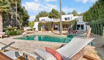 Resa Estates Paco for sale te koop finca paddel Ibiza main house.jpg